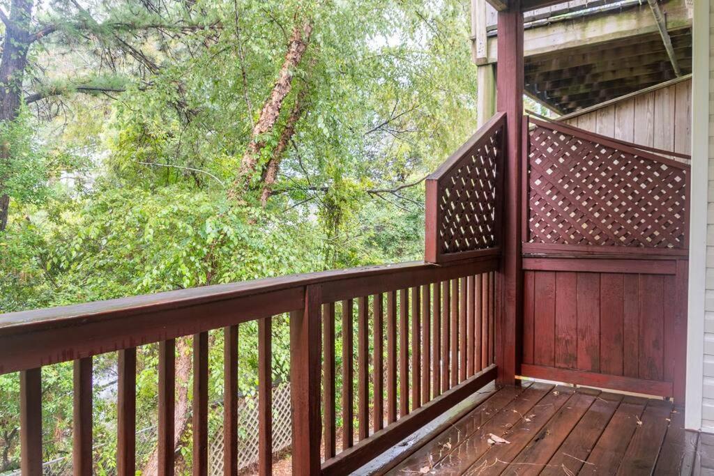 Private Room Balcony And Bathroom In Charleston Exterior photo
